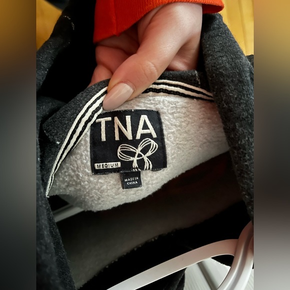 TNA Aritzia Pacific Original Hoodie Grey and Pink Medium - Picture 3 of 3